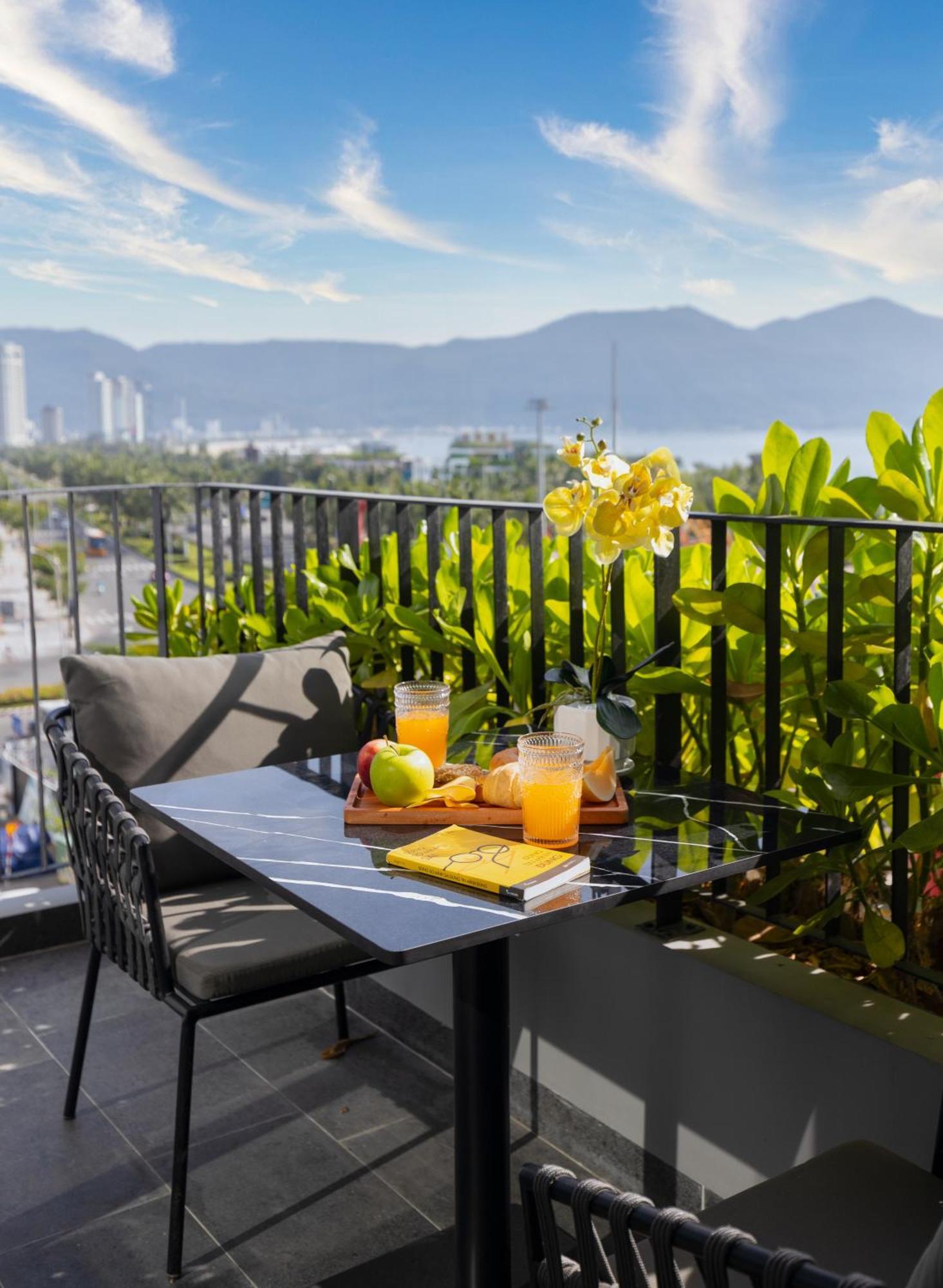 Jbay Beachfront Boutique Hotel Da Nang Exterior photo